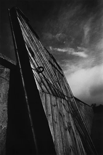 Architecture Dramatic Textured High Contrast Moody