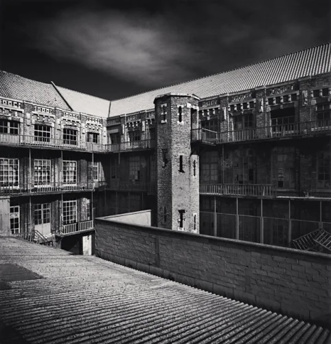 Architecture Dramatic Textured High Contrast Mysterious Atmospheric