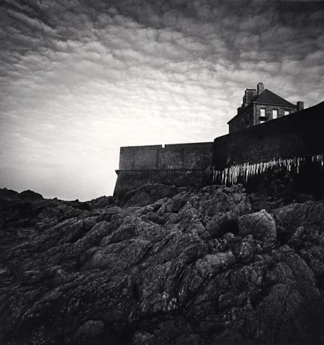 Architecture Dramatic Textured High Contrast Mysterious Atmospheric