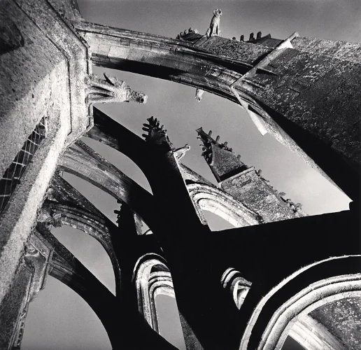 Architecture Gothic High Contrast Dramatic Atmospheric Mysterious