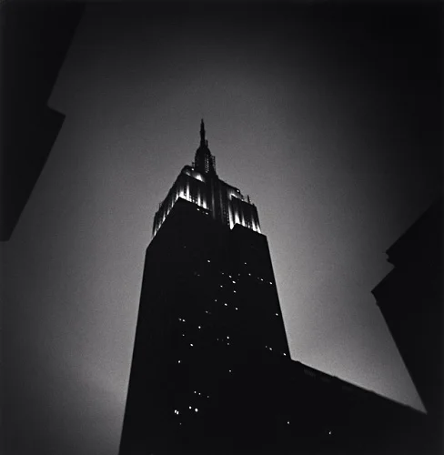 Architecture High Contrast Dramatic Mysterious Cityscape
