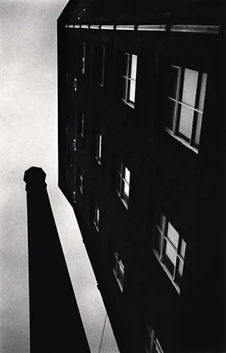 Architecture High Contrast Minimalist Dramatic Mysterious