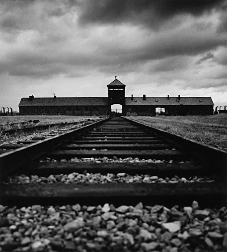 Architecture High Contrast Dramatic Atmospheric Monument