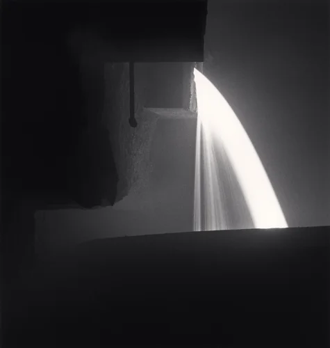 Architecture High Contrast Dramatic Mysterious Minimalist