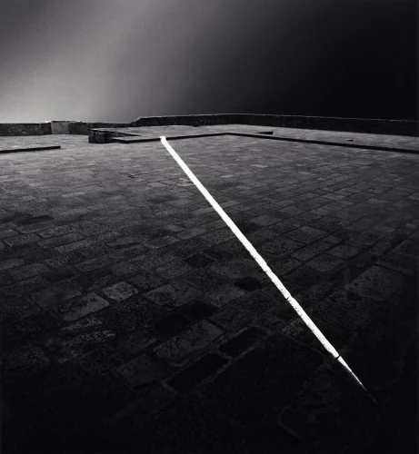 Architecture Minimalist High Contrast Mysterious Atmospheric