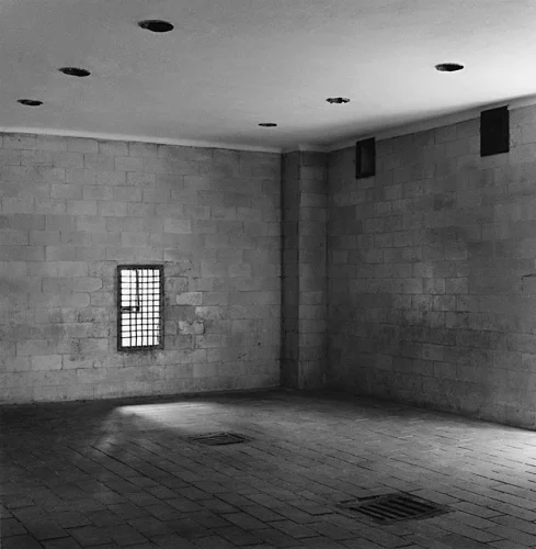 Architecture Minimalist High Contrast Mysterious Atmospheric