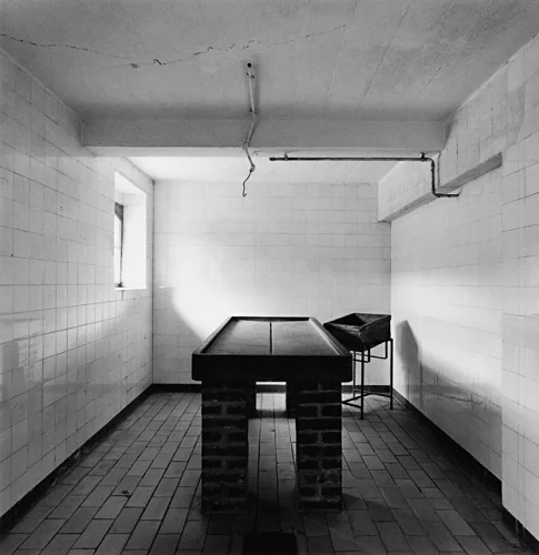 Architecture Minimalist High Contrast Mysterious