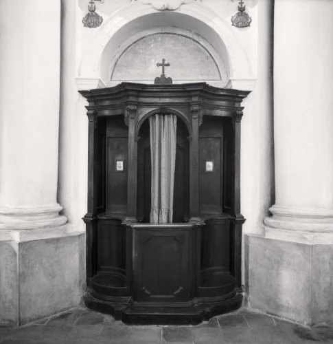 Architecture Minimalist High Contrast Mysterious Timeless