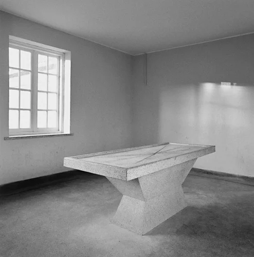Architecture Minimalist High Contrast Mysterious Timeless
