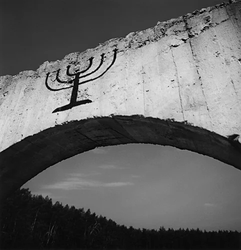 Architecture Monumental High Contrast Dramatic Mysterious