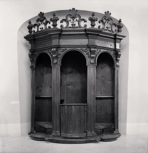 Architecture Ornate Woodwork High Contrast Dramatic Mysterious