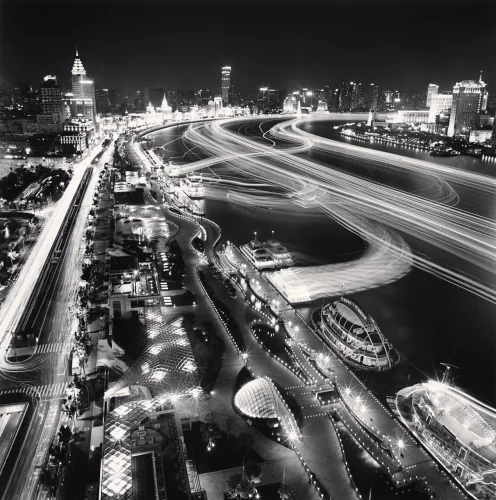 Cityscape High Contrast Dramatic Atmospheric Nighttime