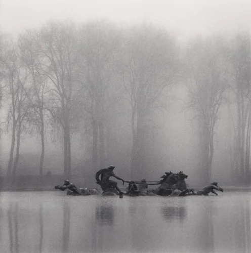 Foggy Statue Dramatic Atmospheric Mysterious