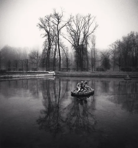 Foggy Statue Reflective Dramatic Mysterious Nature