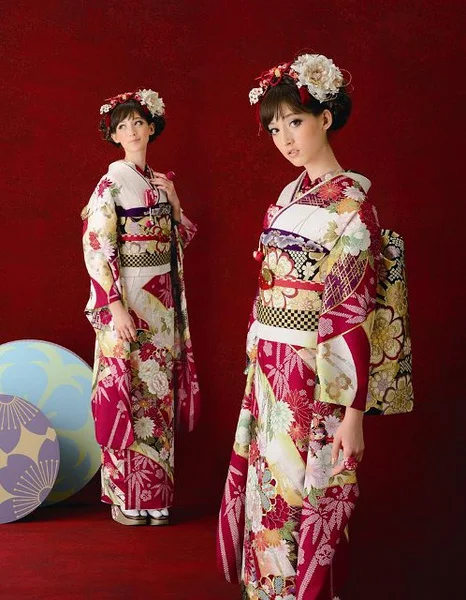 Furisode Kimono Red Floral Geometric Elegant Ceremonial