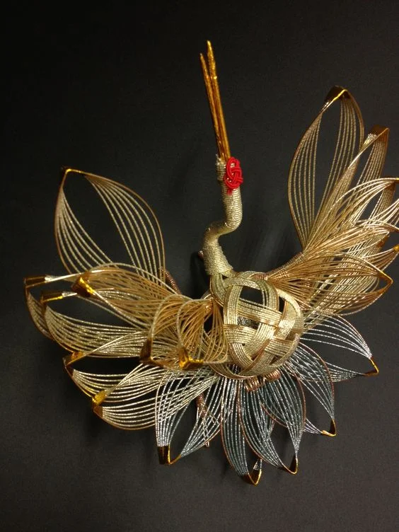 Japanese art crane wire sculpture gold red traditional