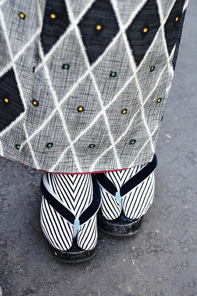 Kimono Black Geometric Stripe Elegant Ceremonial