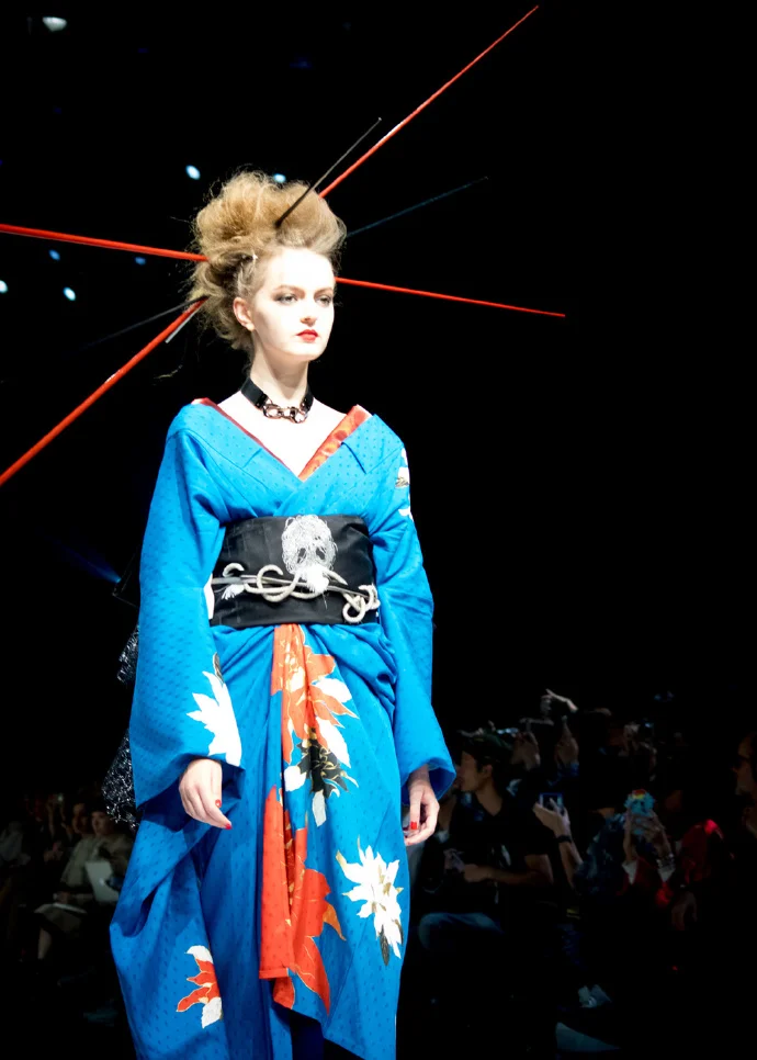 Kimono blue floral red white black