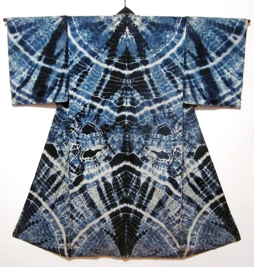 Kimono Blue Geometric Wave Elegant Ceremonial