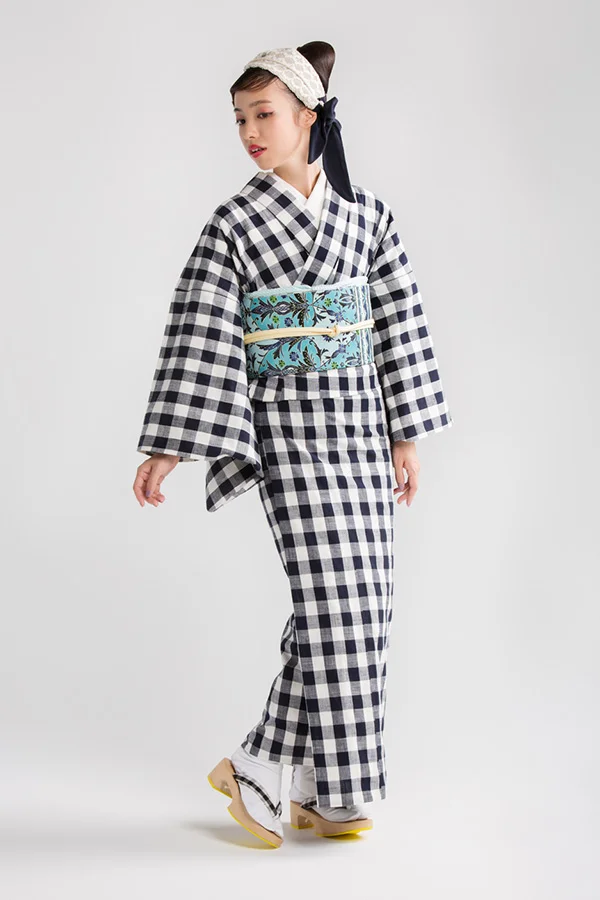Kimono checkered black and white obi floral traditional
