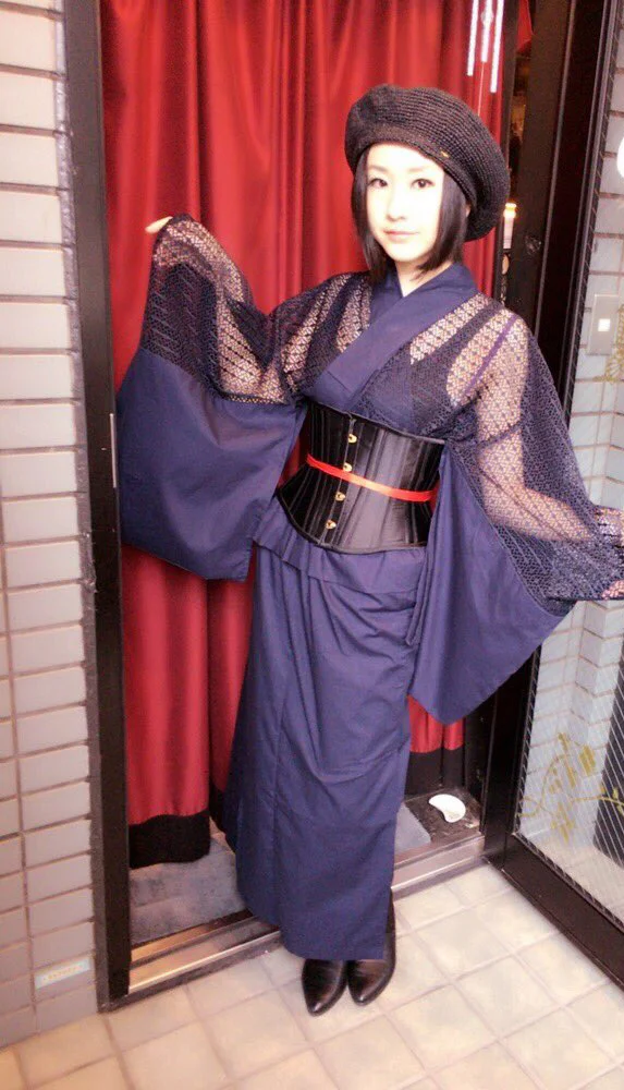 Kimono dark blue lace sleeves black corset red belt traditional