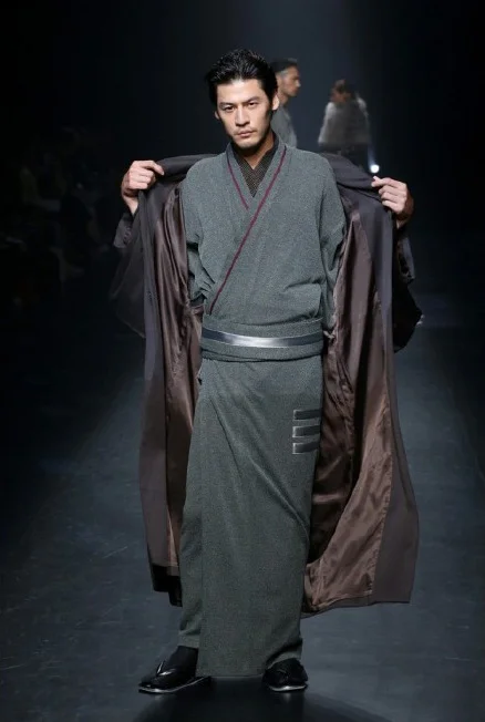 Kimono Dark Gray Front