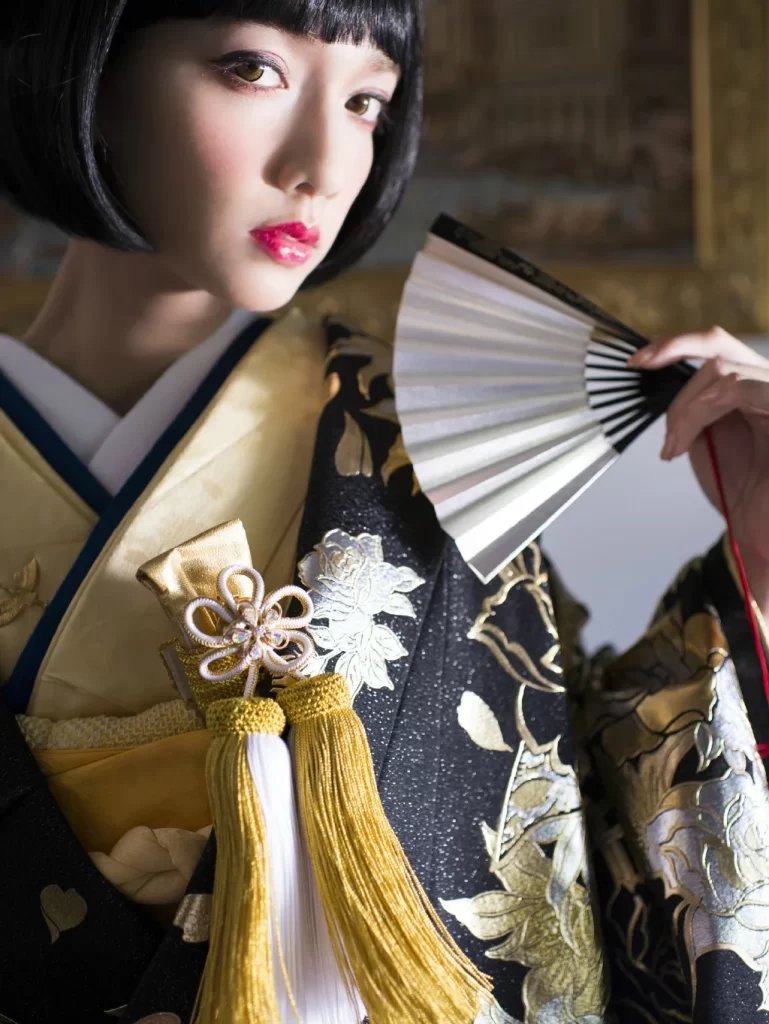 Kimono Floral Gold Black Obi Tassel