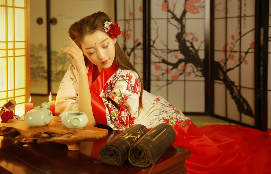 Kimono Floral Red White