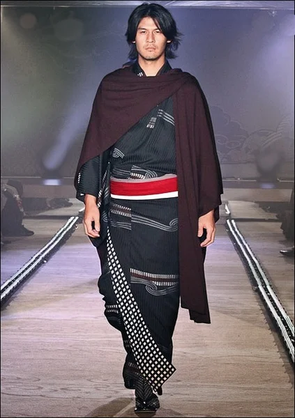 Kimono Geometric Stripe Black Red Traditional