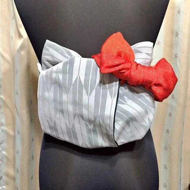 Kimono Geometric Stripe Red Obi Bow