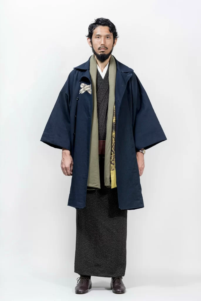 Kimono Navy Blue Circular Crest