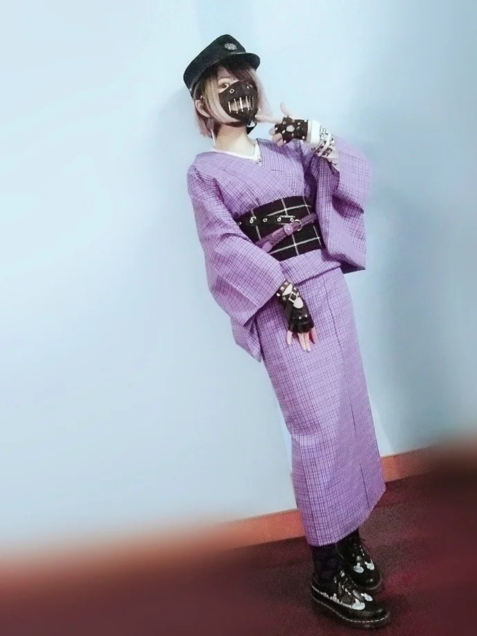 Kimono Purple Geometric Obi Black Gloves