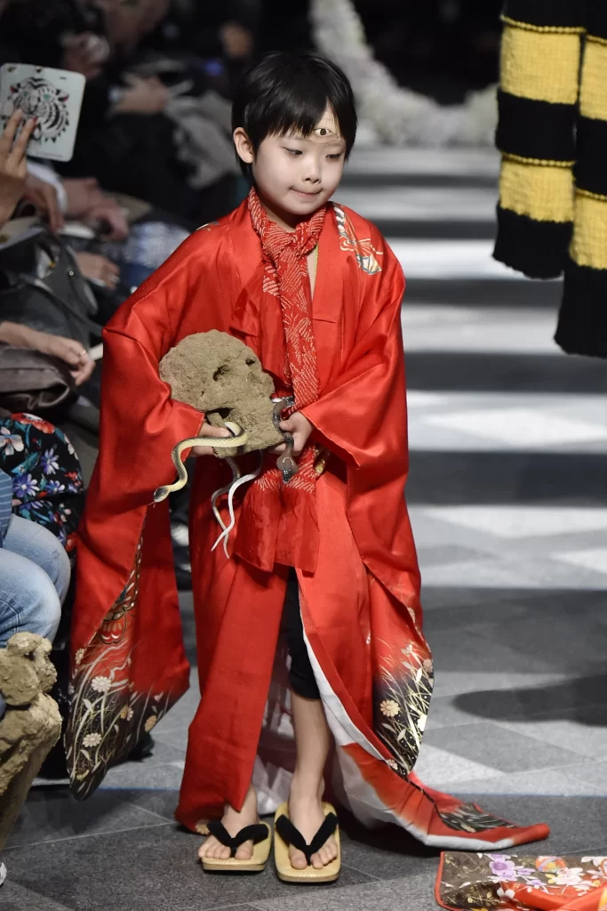 Kimono red floral traditional child ceremony