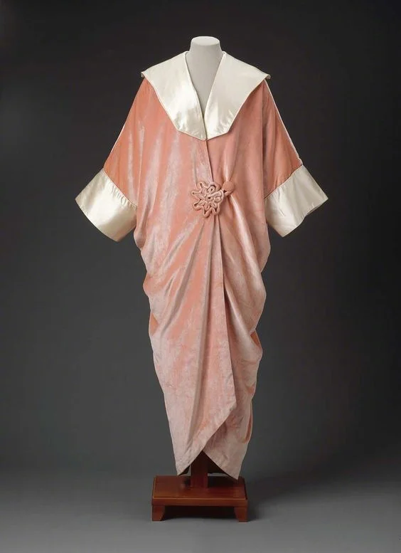 Kimono traditional elegant pink cream decorative knot