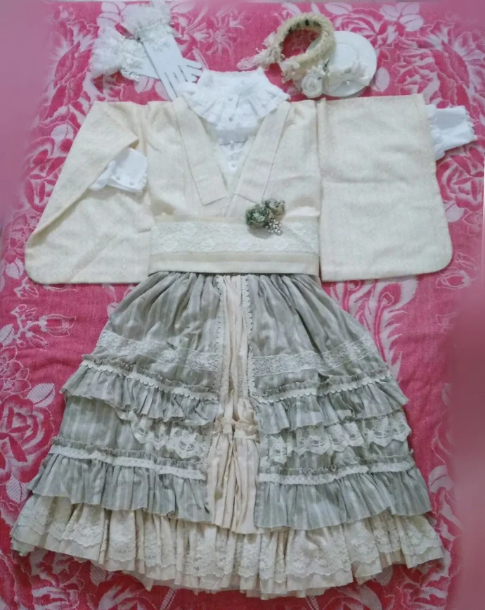 Kimono traditional layered ruffled lace floral