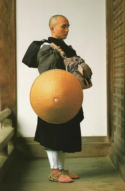 Kimono traditional monk straw hat simple black