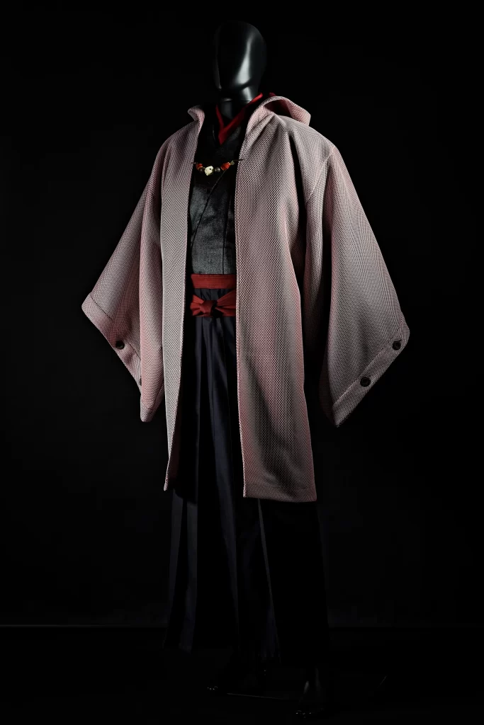 Kimono traditional pink black red obi