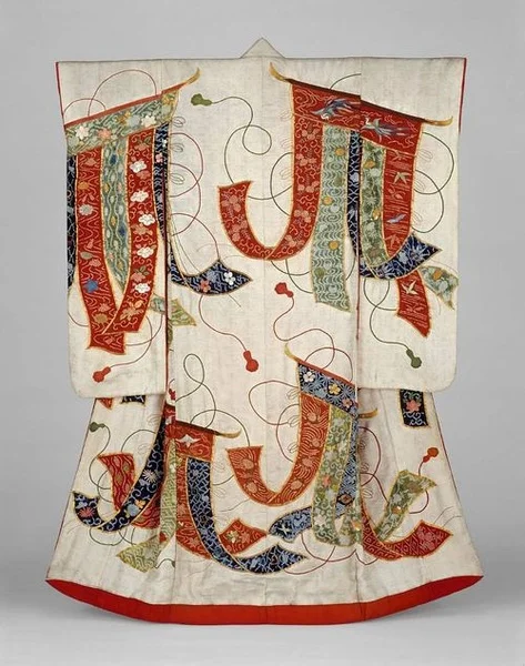 Kimono White Floral Geometric Elegant Ceremonial