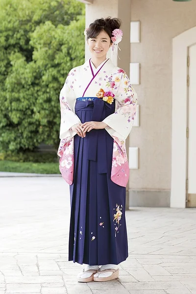 Kimono White Floral Pink Cherry Blossom Elegant Ceremonial