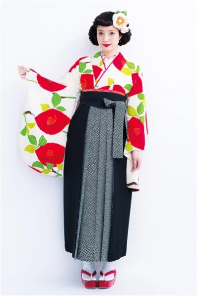 Kimono White Floral Red Green Elegant Ceremonial