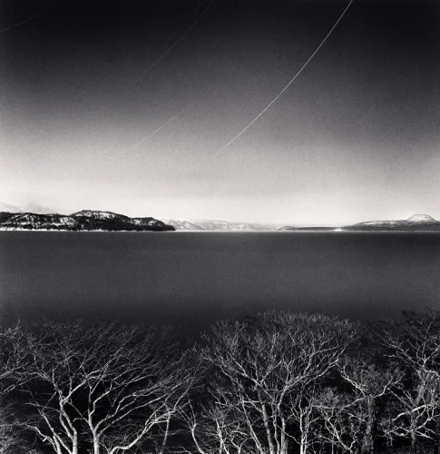 Minimalist Nature High Contrast Dramatic Atmospheric Timeless