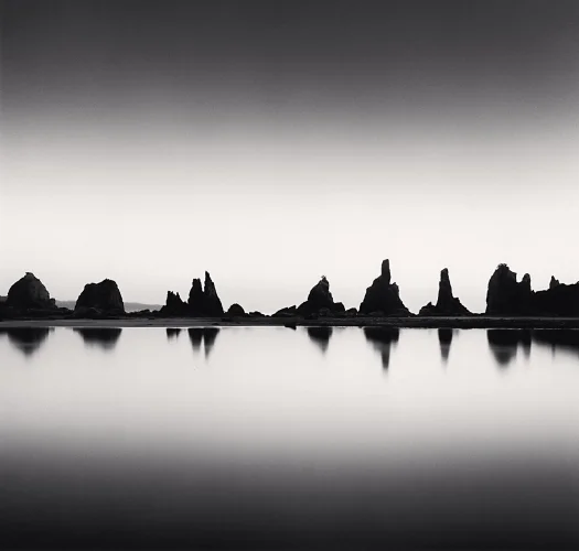 Minimalist Silhouetted Reflections Dramatic Serene Nature