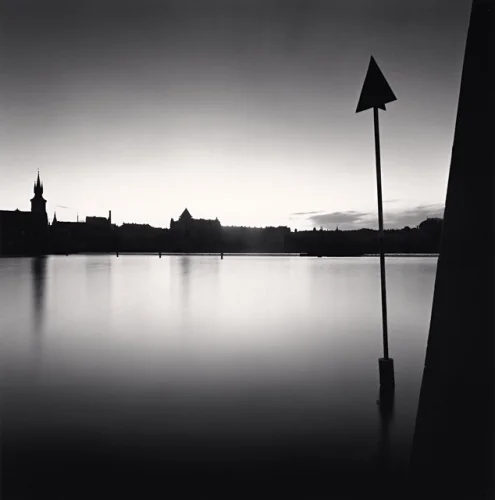 Minimalist Water Reflections Silhouette Architecture