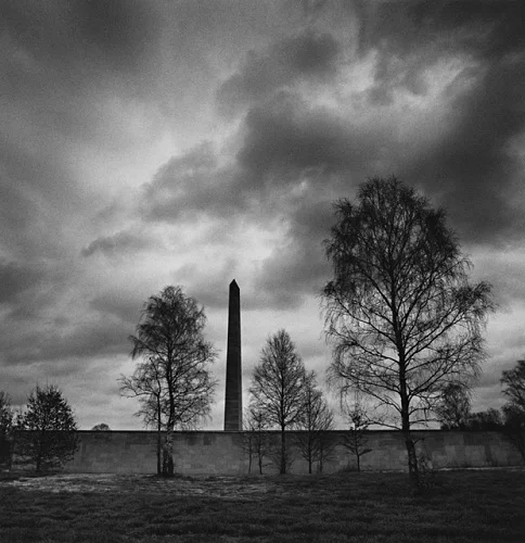 Monument Dramatic High Contrast Atmospheric Nature