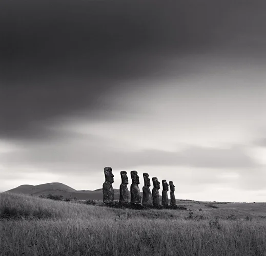 Monument Statues Dramatic Textured High Contrast Mysterious