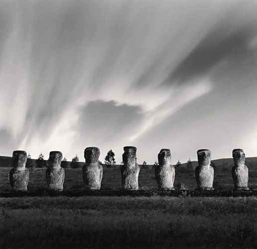 Monument Statues Dramatic High Contrast Mysterious Timeless