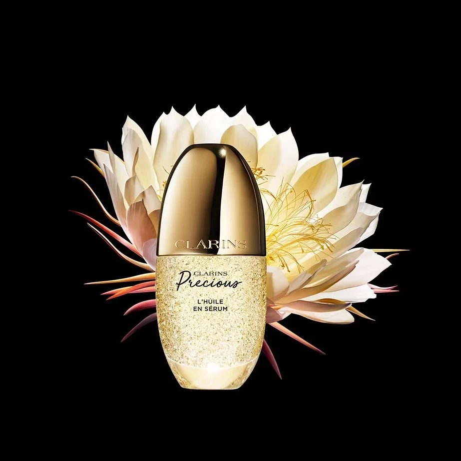Precious Oil Golden White Luxurious Floral