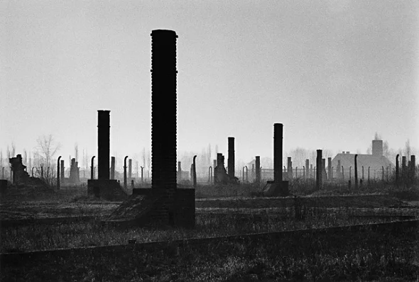 Ruins Dramatic High Contrast Atmospheric Mysterious