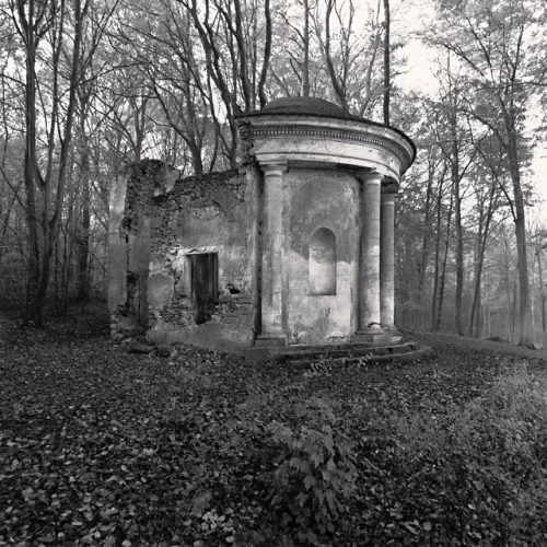 Ruins Dramatic Textured High Contrast Mysterious Atmospheric