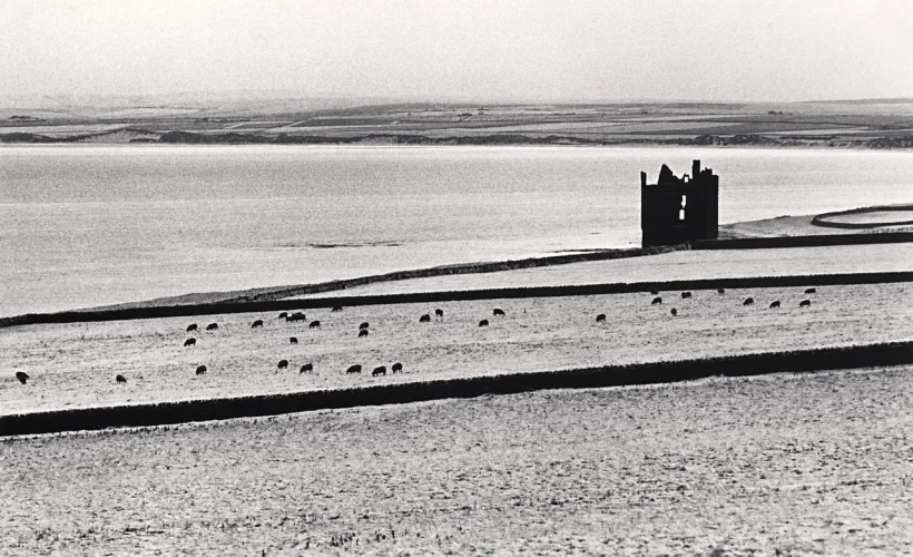Ruins Minimalist High Contrast Mysterious Timeless Landscape
